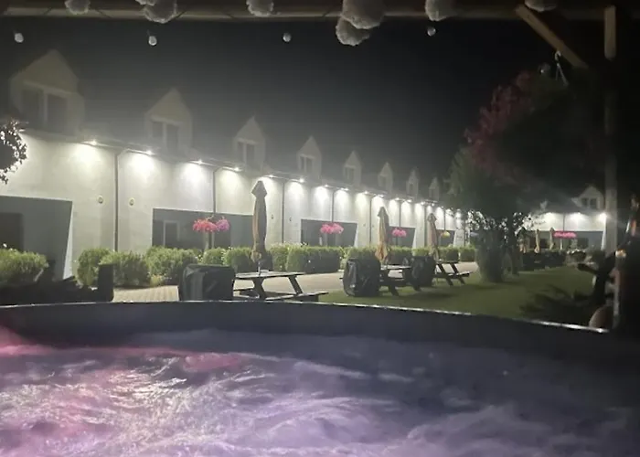 Dom wakacyjny Baltichouse Podczele- 8 Os Blisko Morza !!! Sauna, Jacuzzi,grill, Ognisko, Plac Zabaw *