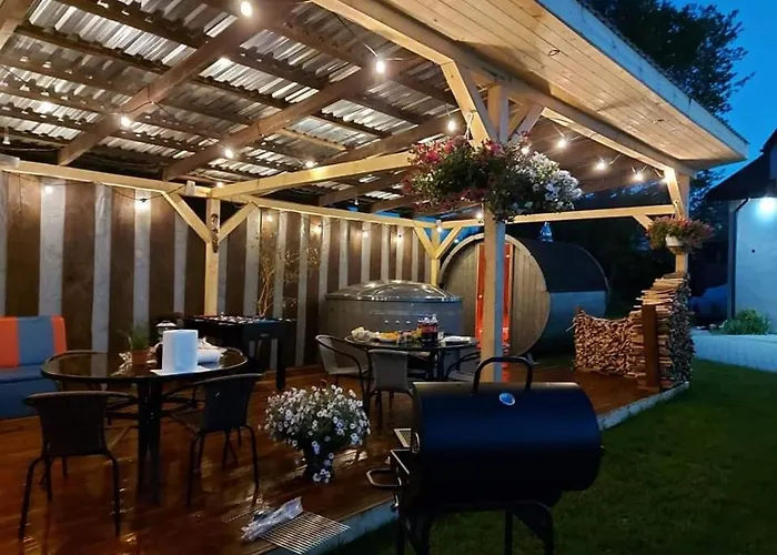 Dom wakacyjny Baltichouse Podczele- 8 Os Blisko Morza !!! Sauna, Jacuzzi,grill, Ognisko, Plac Zabaw